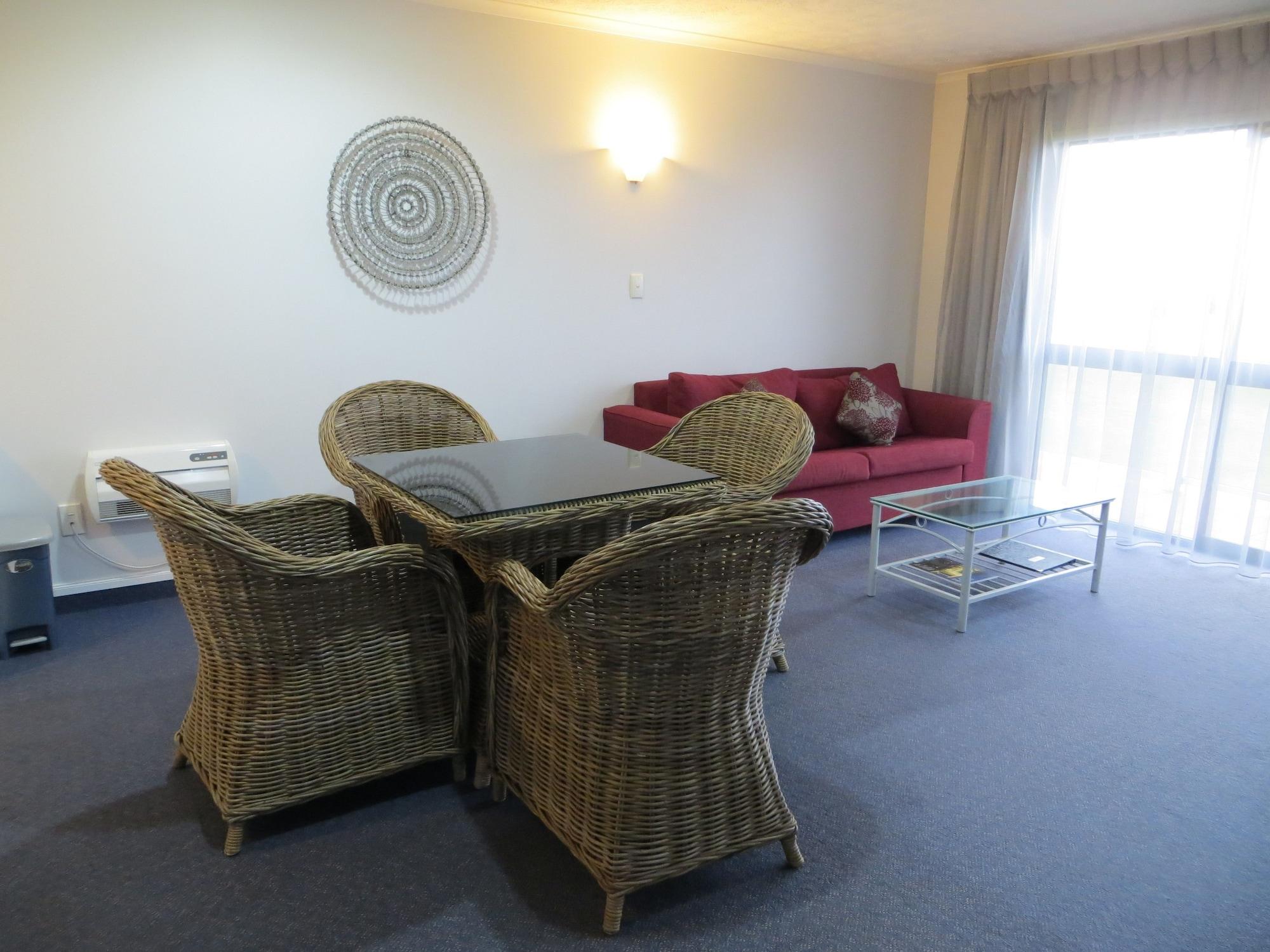 Harbour View Motel On Ahuriri Beach In Napier Nz With Sea View Suites Esterno foto