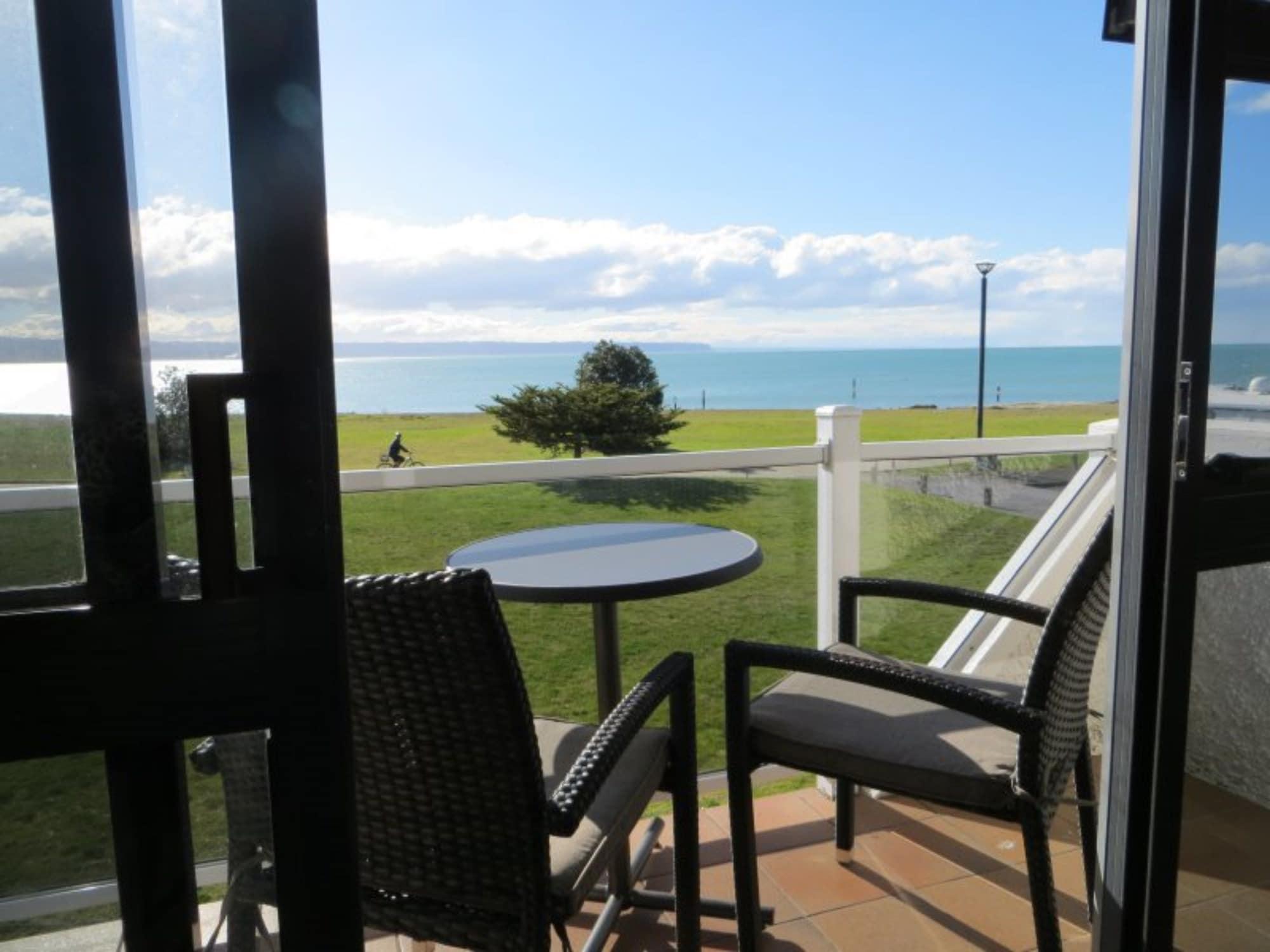 Harbour View Motel On Ahuriri Beach In Napier Nz With Sea View Suites Esterno foto