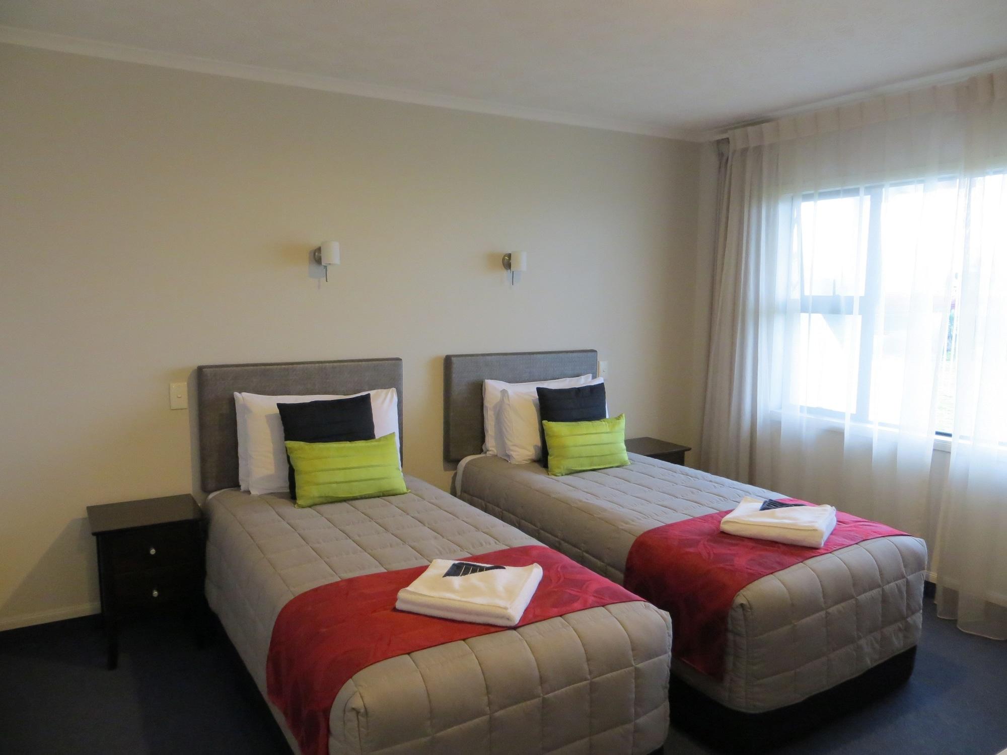 Harbour View Motel On Ahuriri Beach In Napier Nz With Sea View Suites Esterno foto