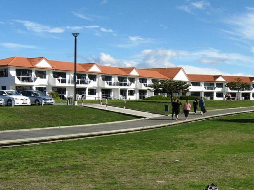 Harbour View Motel On Ahuriri Beach In Napier Nz With Sea View Suites Esterno foto