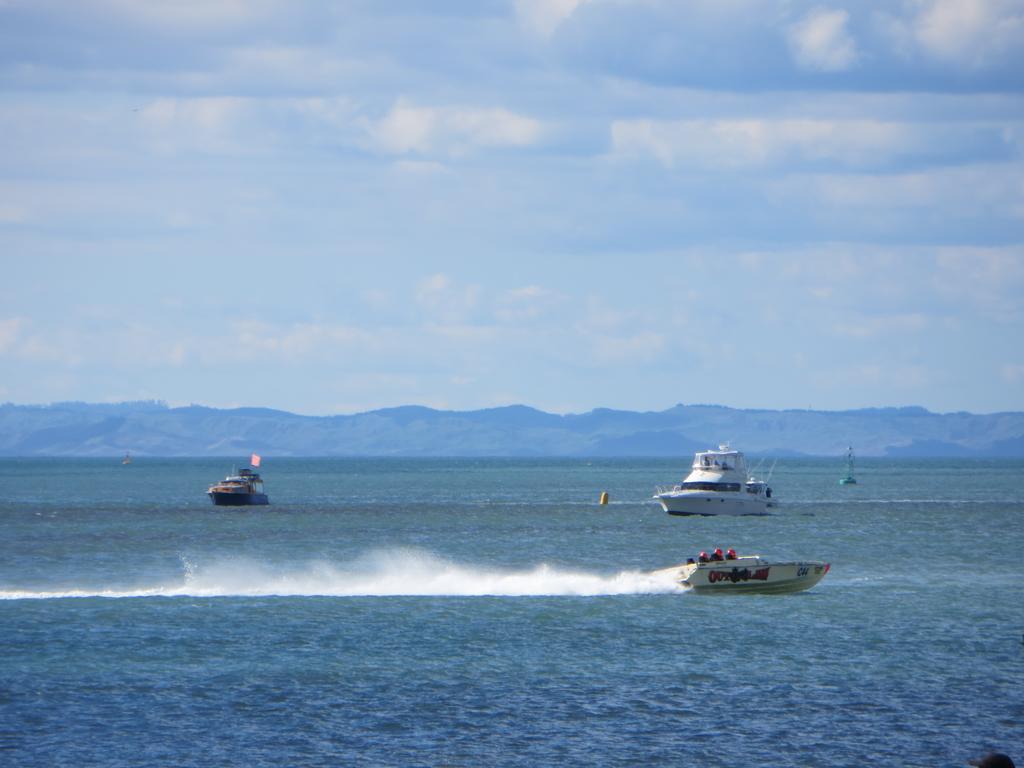 Harbour View Motel On Ahuriri Beach In Napier Nz With Sea View Suites Esterno foto