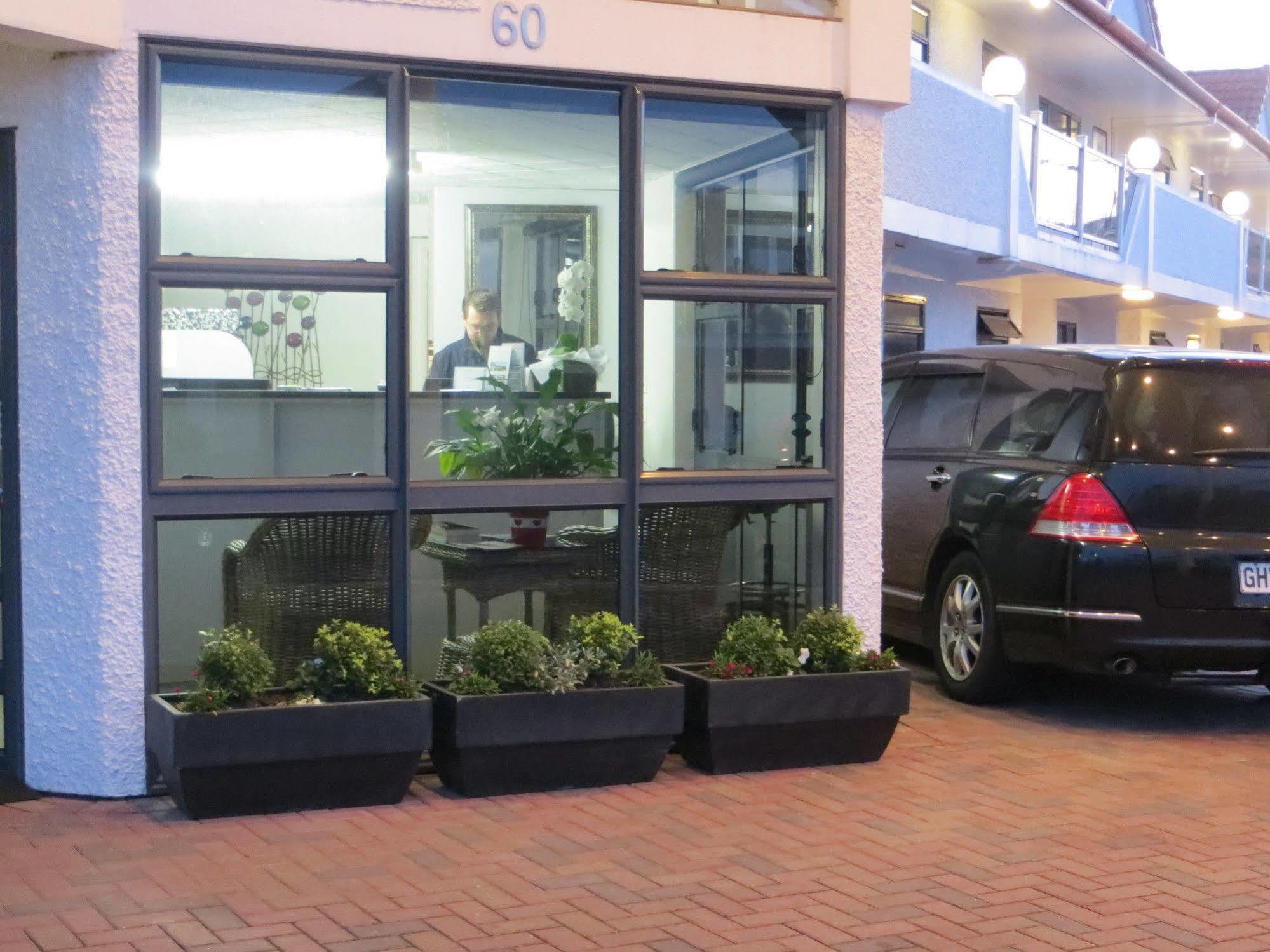 Harbour View Motel On Ahuriri Beach In Napier Nz With Sea View Suites Esterno foto